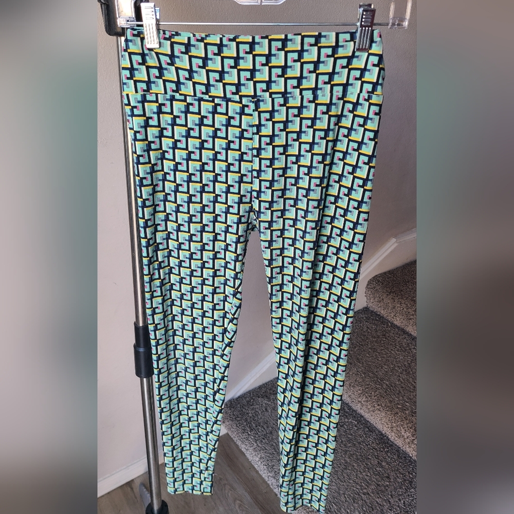 Lularoe One Size OS Patchwork S-Shaped Design Black Green